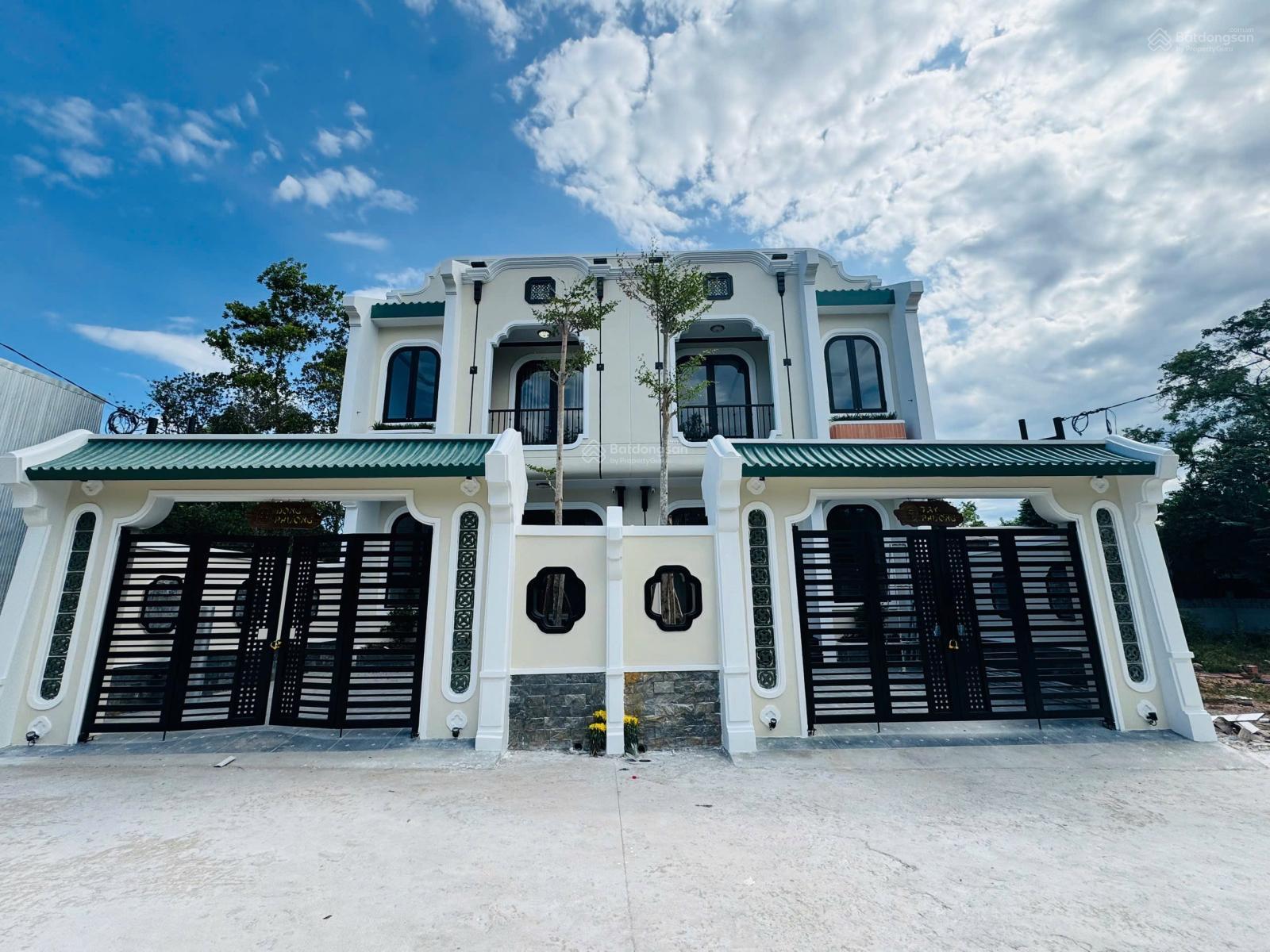 Mở bán 2 căn Villa Thủy Xuân Huế phong cách Indochine, khoảng 101m², mặt tiền 6m, 2 tầng, 3 phòng ngủ, gara ô tô, sổ hồng đã hoàn công. Giá từ 2,88 tỷ.